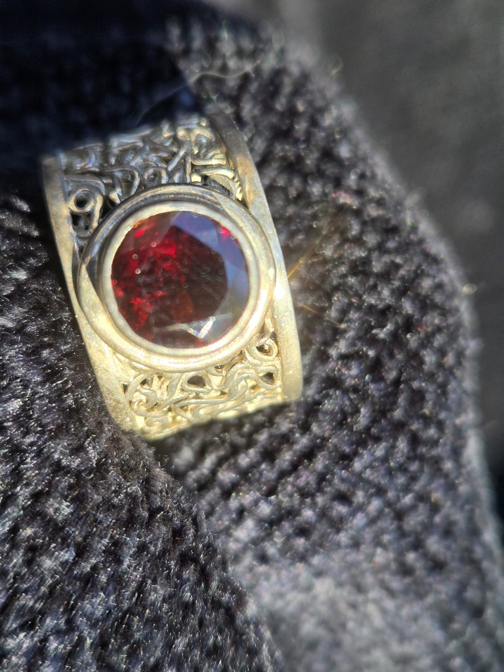 Vintage Silver Filigree Ring with Deep Red Gemstone